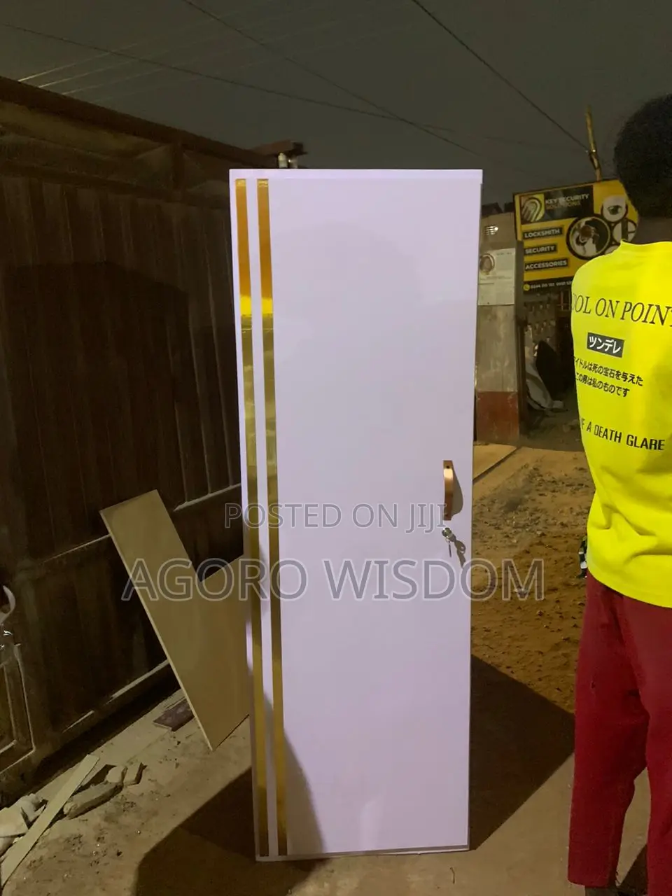 It's Available Single Wardrobe