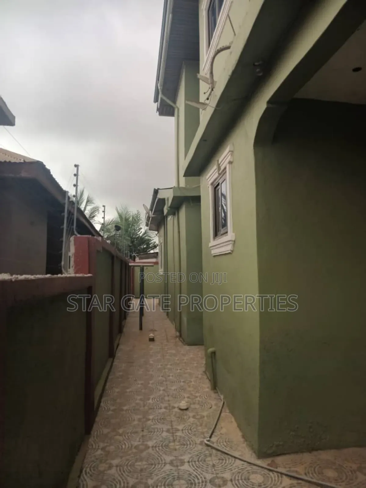 10bdrm House in Abuakwa Koforidua, Kumasi Metropolitan for sale