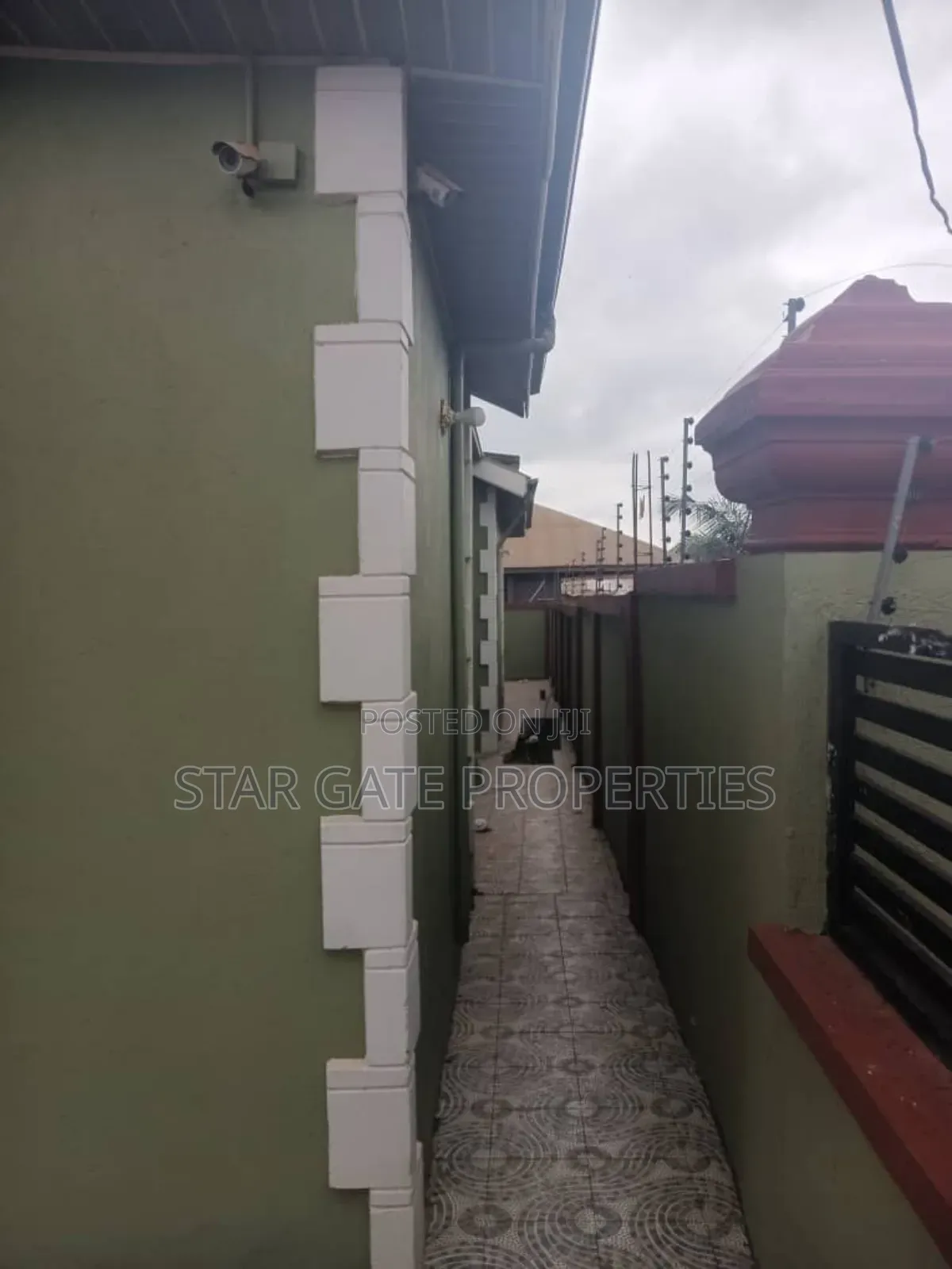 10bdrm House in Abuakwa Koforidua, Kumasi Metropolitan for sale