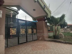10bdrm House in Abuakwa Koforidua, Kumasi Metropolitan for sale