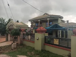 10bdrm House in Abuakwa Koforidua, Kumasi Metropolitan for sale