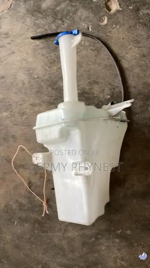 Photo - Hyundai Elantra 12-13 Wiper Bottle