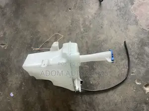 Hyundai Elantra Wiper Bottle Reservoir With Motor