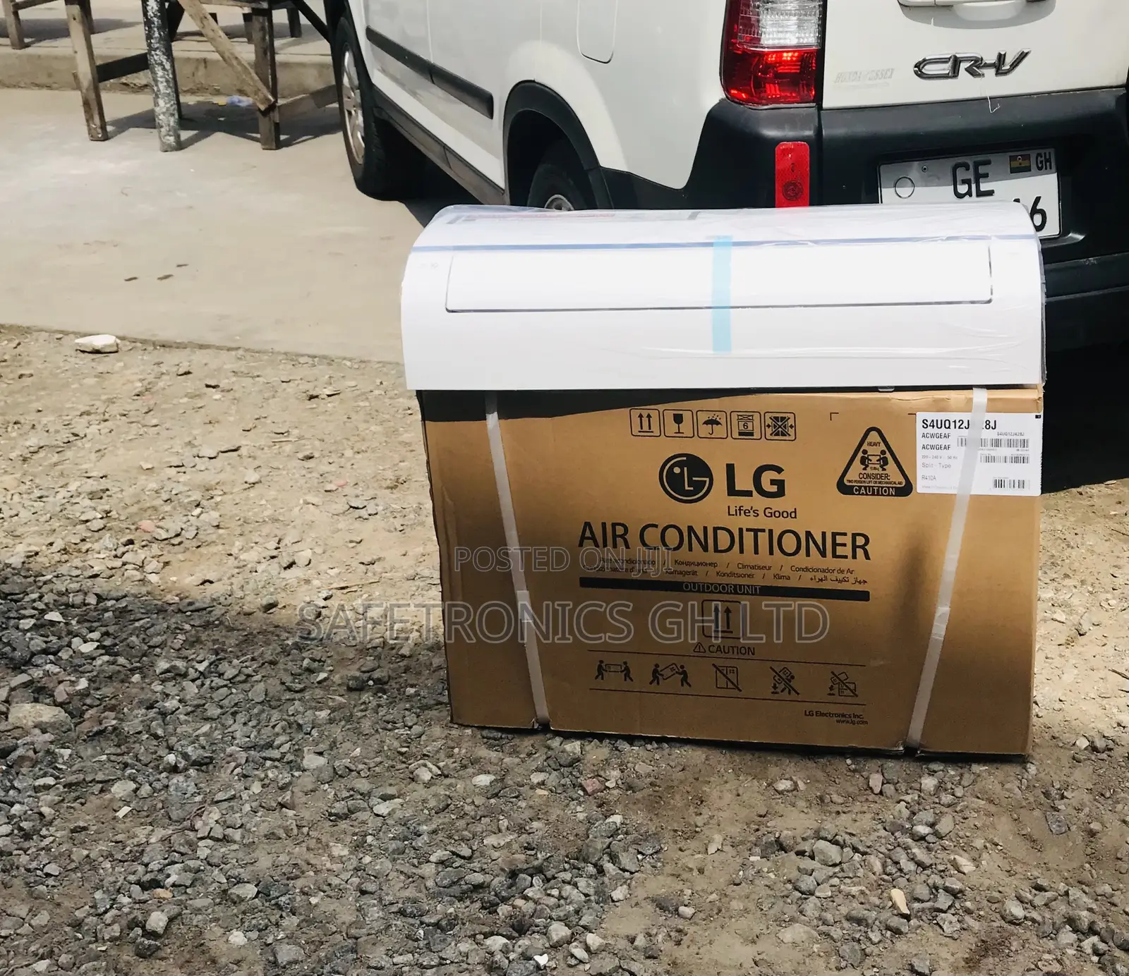 White Dual Inverter LG AC 1.5hp R410 Gas