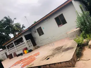 5bdrm House in Lapaz for sale