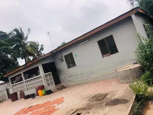 5bdrm House in Lapaz for sale