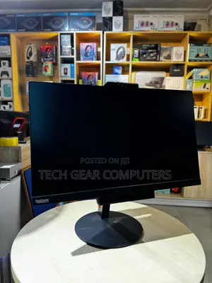 Desktop Computer Lenovo 8GB Intel Core I5 SSD 512GB
