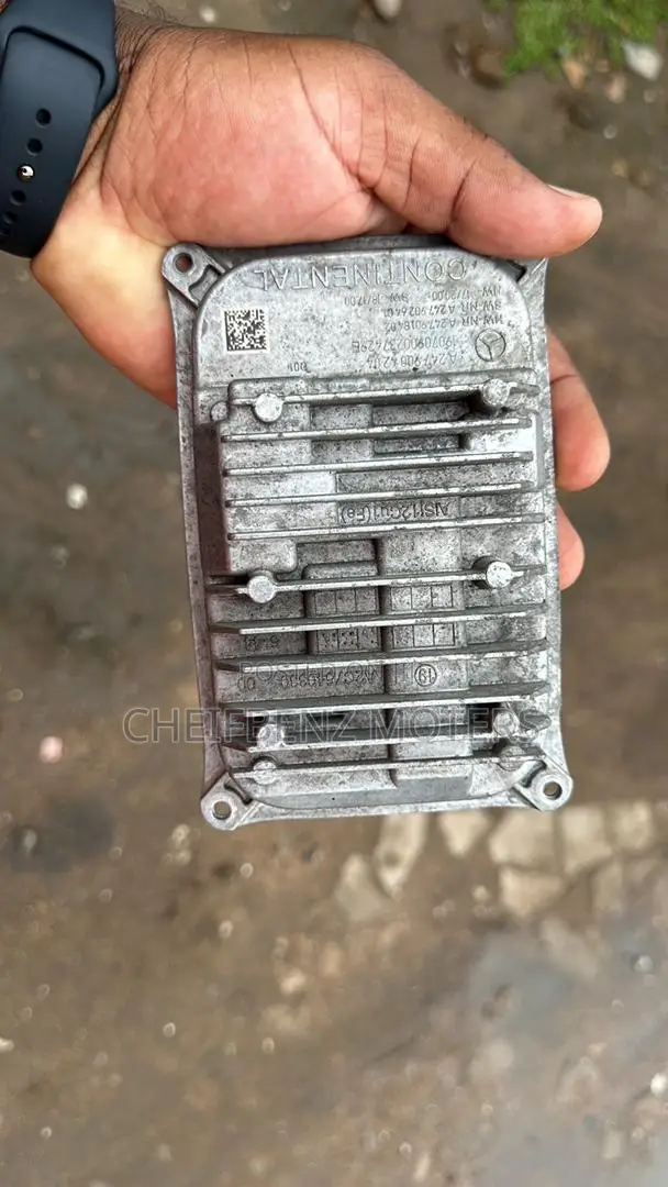 Mercedes Benz GLB Headlight Charger Available