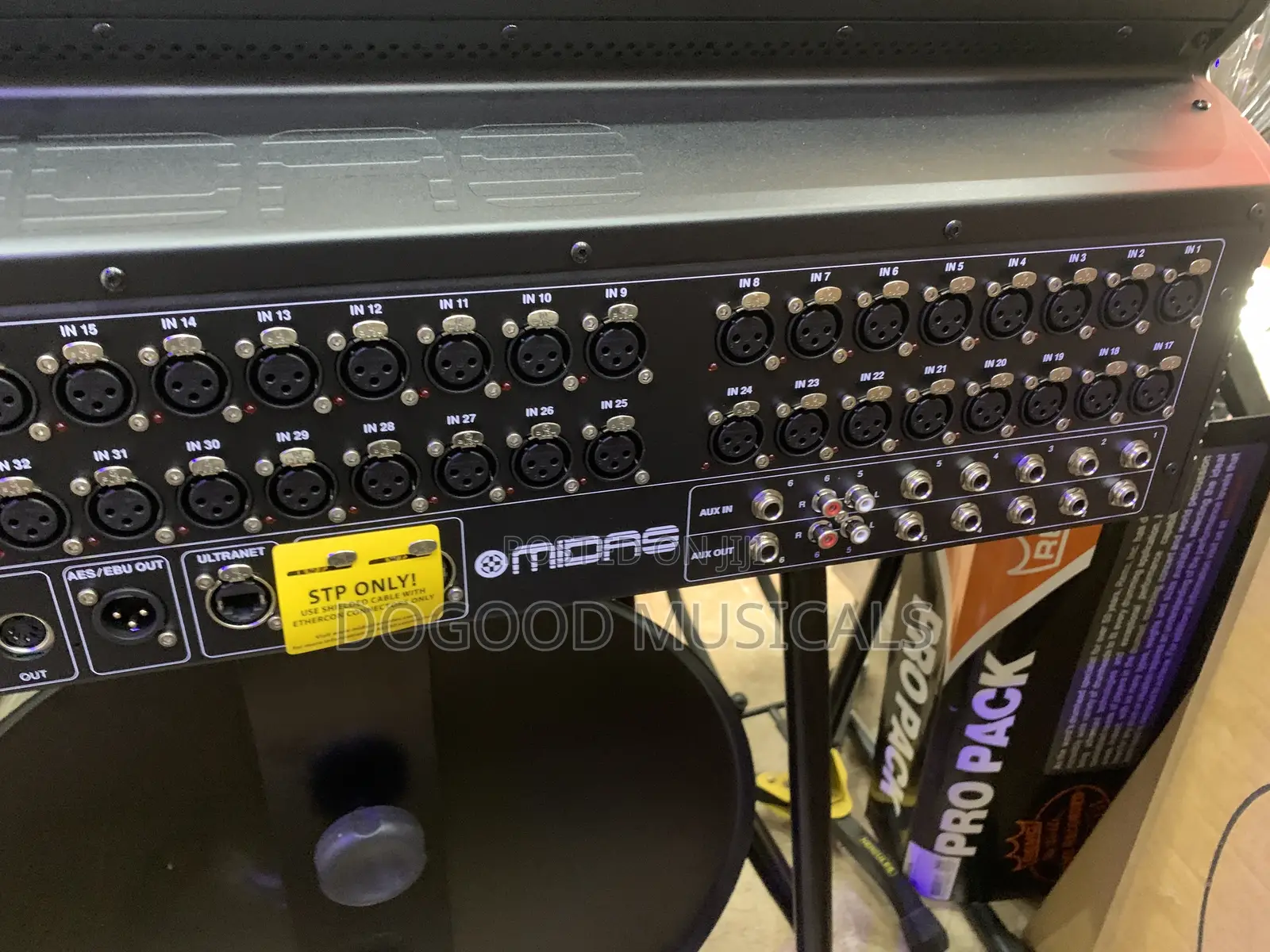 Midas M-32 Live Digital Mixing Console(Mixer)