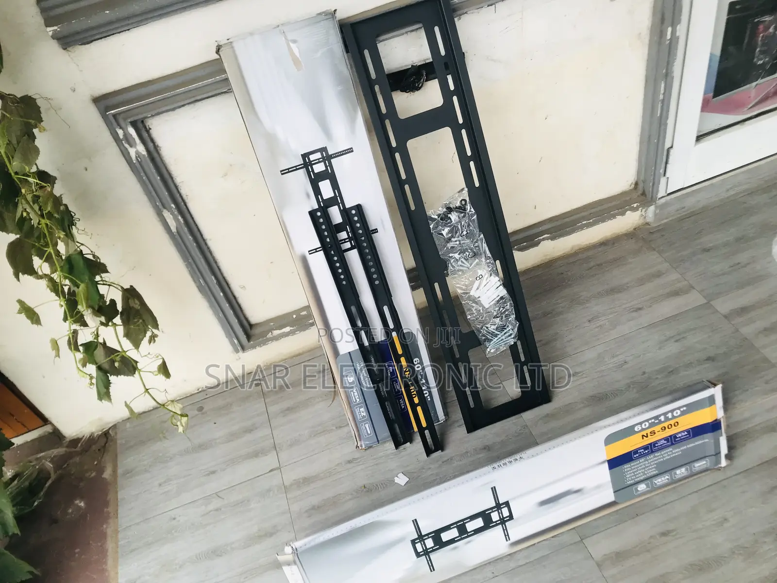 Highly TV Bracket for 60-110 Inch Big Size TV Wall Mount