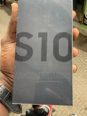 New Samsung Galaxy S10 128 GB Black