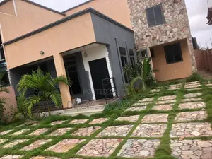 4bdrm House in Ashonman Estate, Old Ashomang for sale