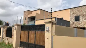 4bdrm House in Ashonman Estate, Old Ashomang for sale
