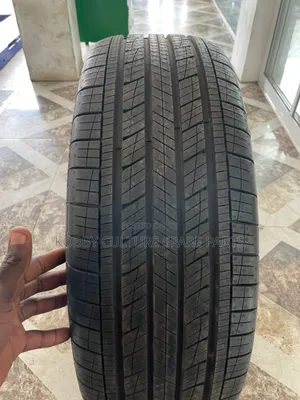 Ororiginal Goodyear 235/60r18 Tyres Available for All Cars