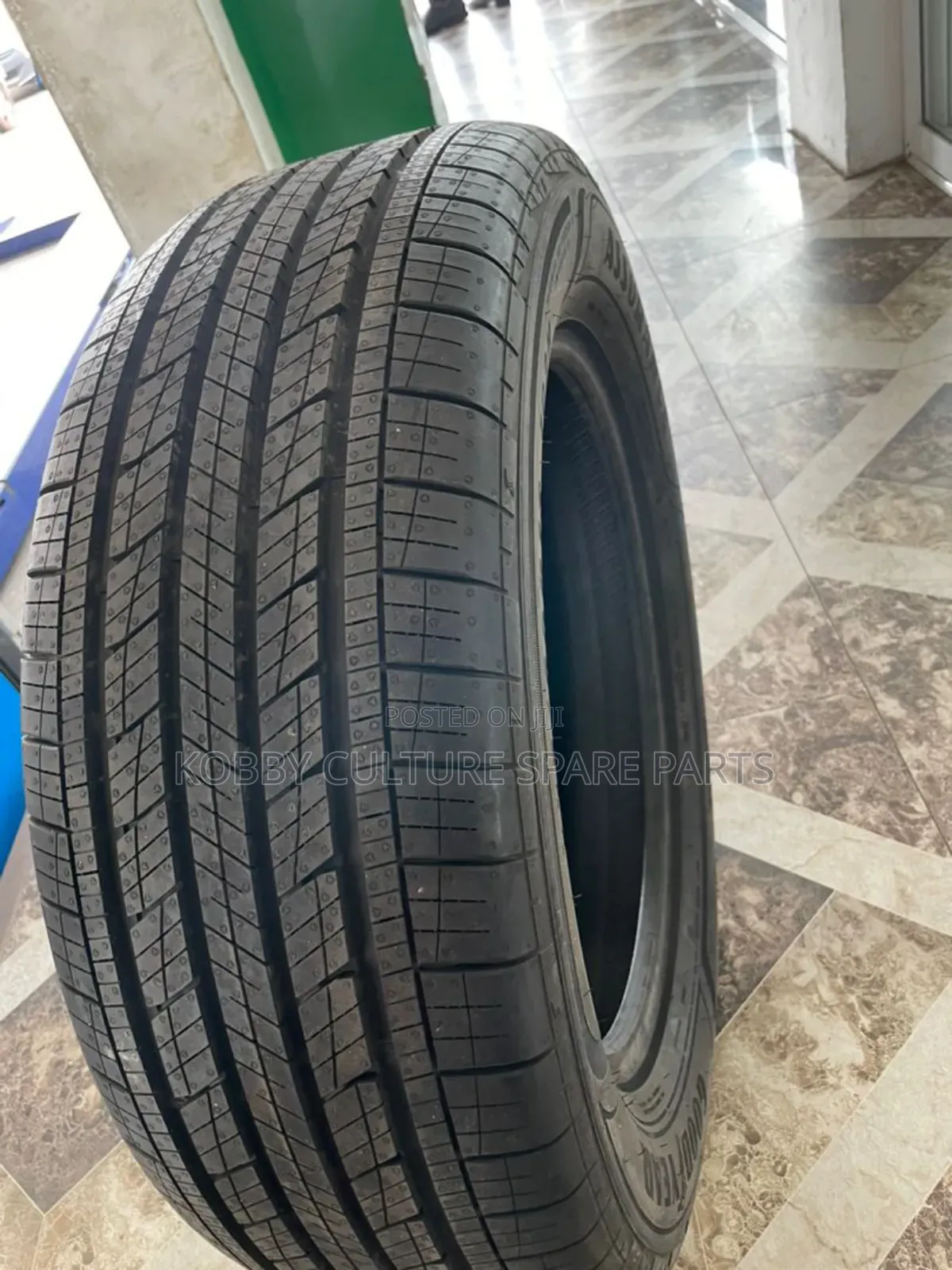 Ororiginal Goodyear 235/60r18 Tyres Available for All Cars
