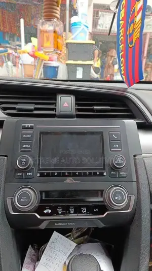 2016 Honda Civic Radio Display Screen W Separate Volume