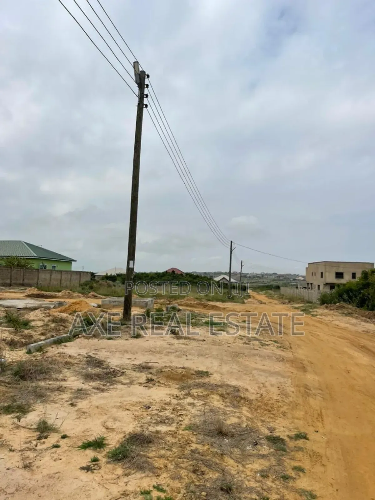 Tema Community 25> Executive Residence Half Plot.