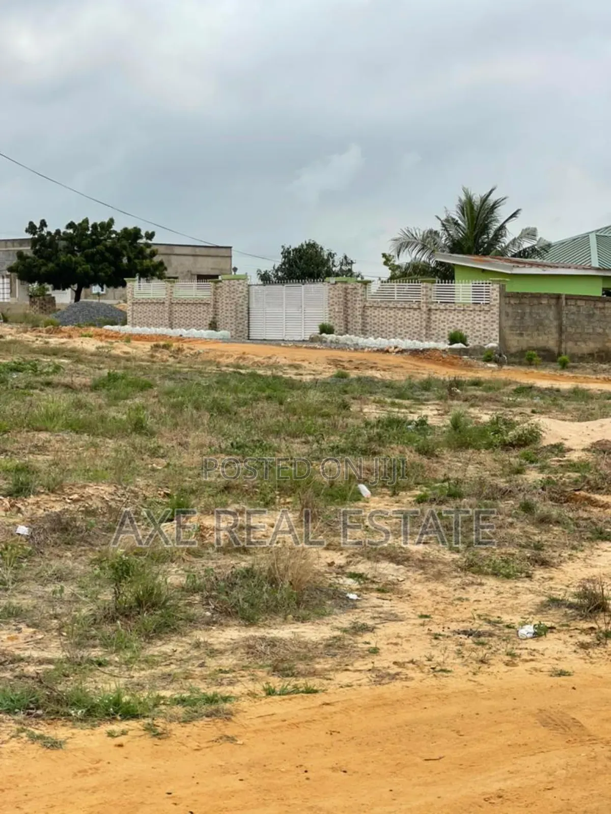 Ideal Locality Half Plots > Tema Community 25 Devtraco