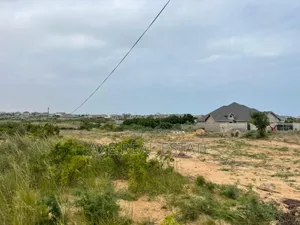 Ideal Locality Half Plots > Tema Community 25 Devtraco