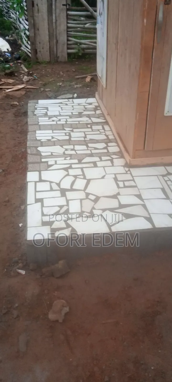 Maison and Supervisor Available
