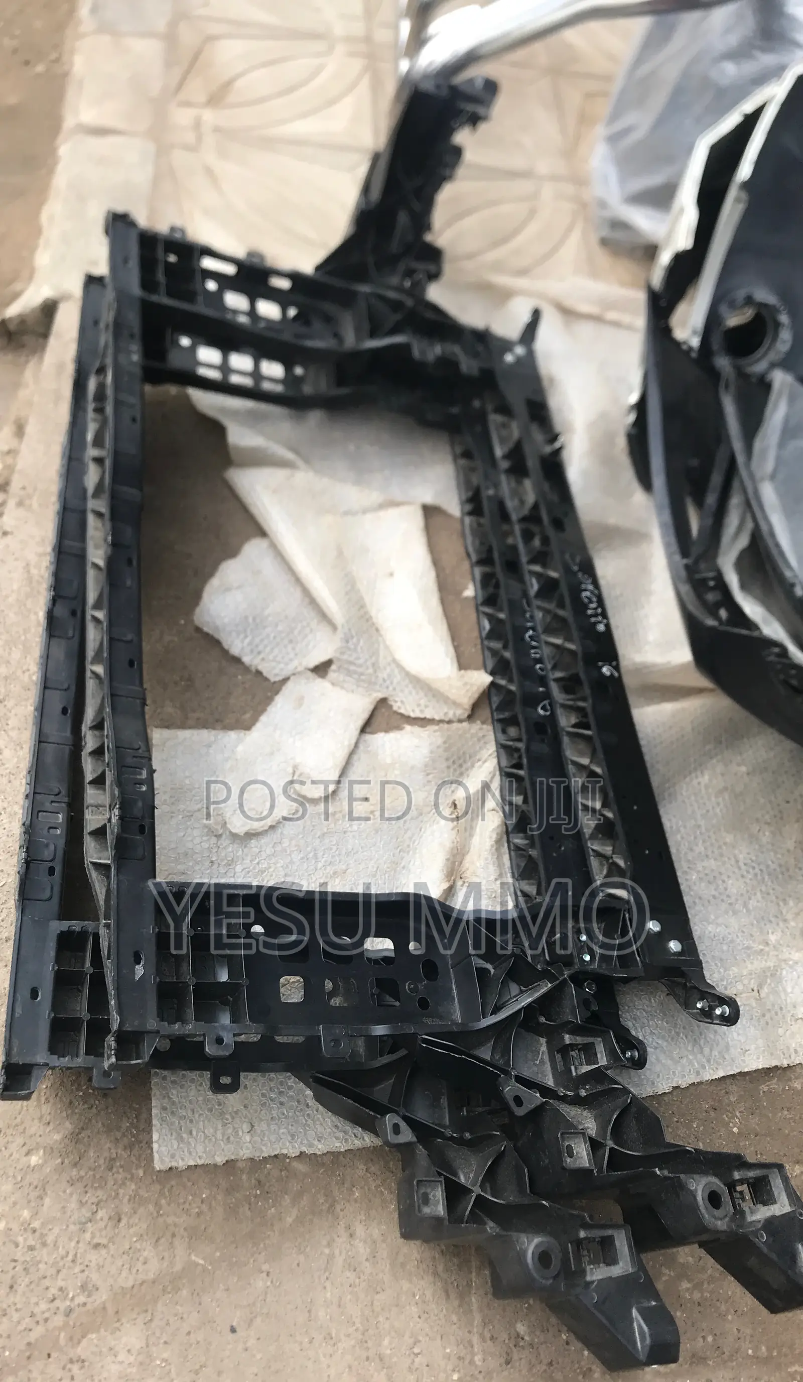 Sorento 16 Radiator Support