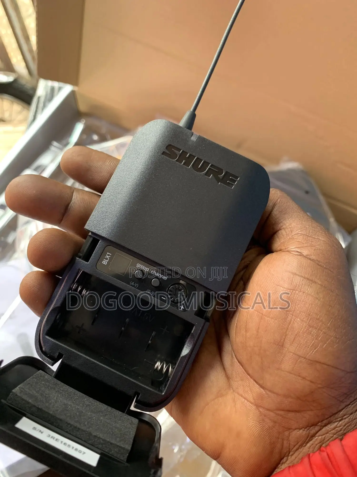 SHURE BLX88 2in1 Lapel and Handheld Wireless Microphone