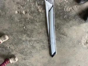 Hyundai Veloster Windscreen Moulding