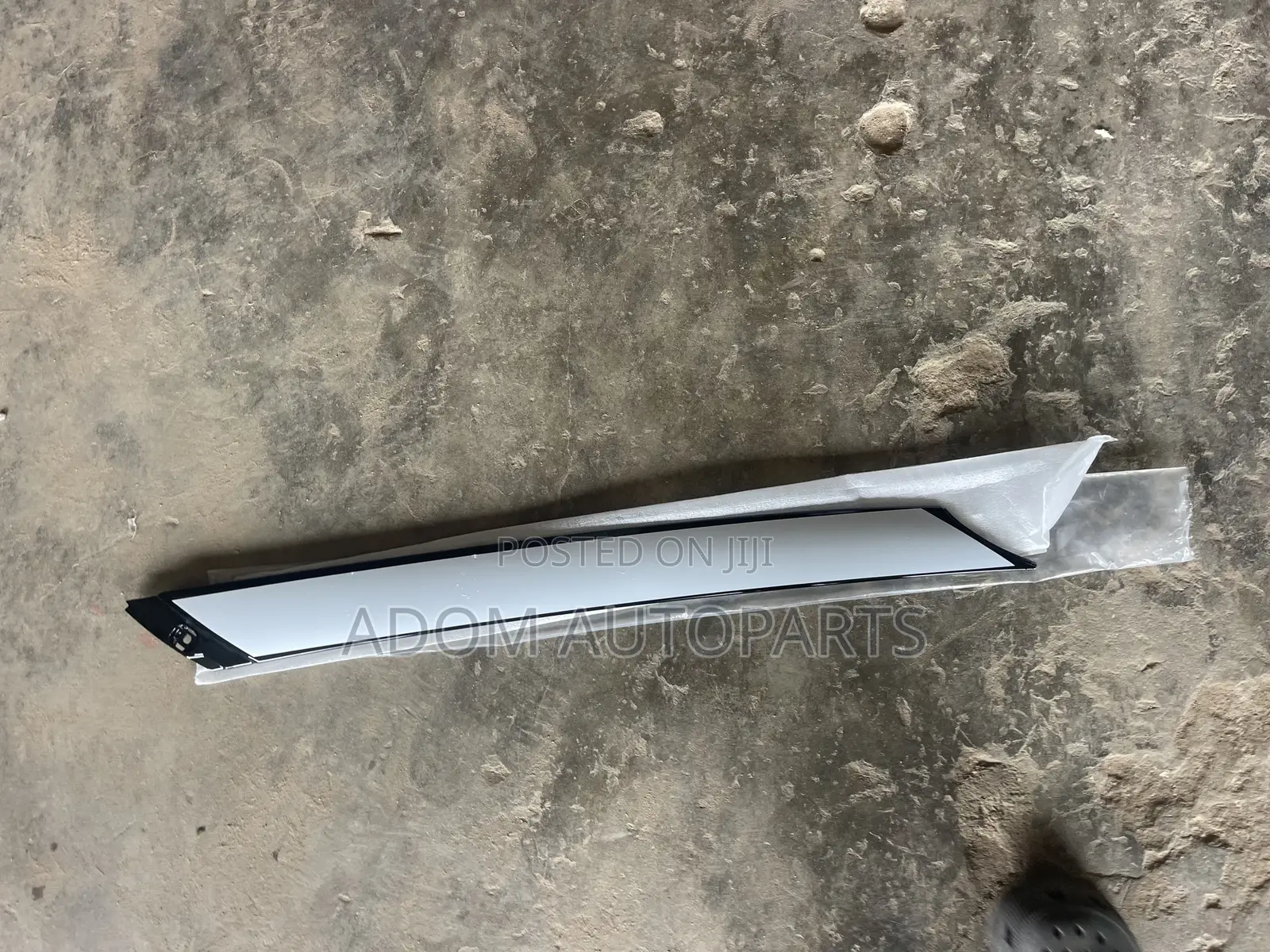 Hyundai Veloster Windscreen Moulding