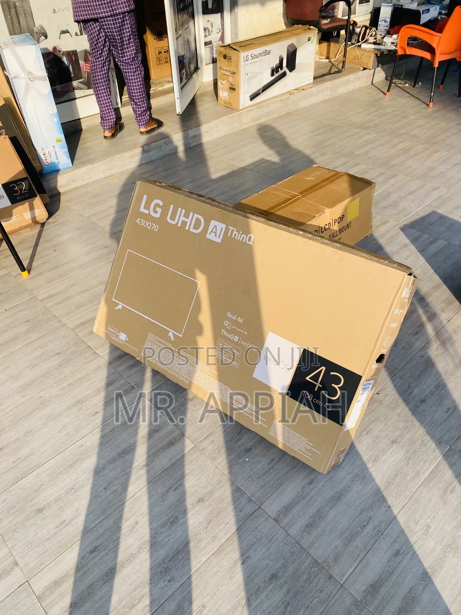 Uniquely Designed LG 43uq7006 43” Smart Uhd Television.