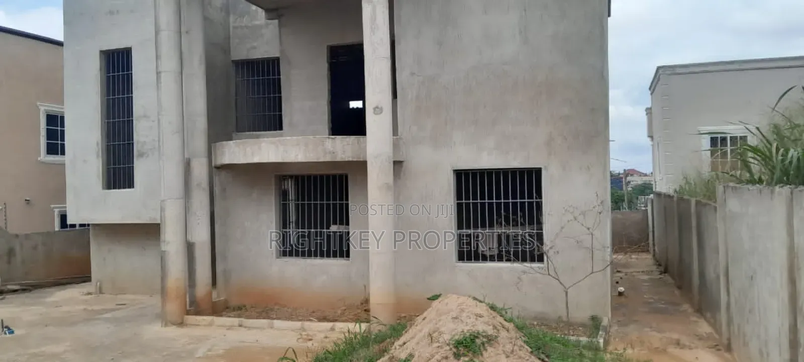 6bdrm Duplex in Kwadaso Edwenase, Kumasi Metropolitan for sale