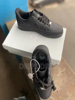Airforce 1 All Black. In Box