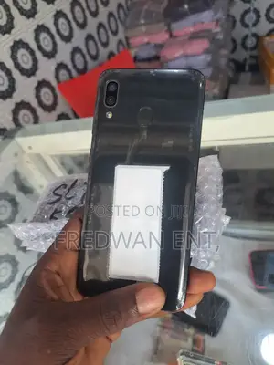 Samsung Galaxy A20 64 GB Black