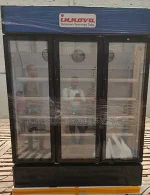 Innova 1000ltr 3doors Display Refrigerator