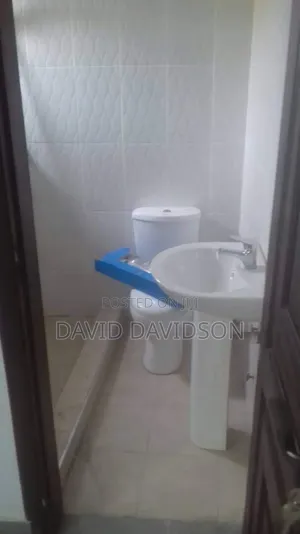 3bdrm House in 3 Bedroom Newly, Tema Metropolitan for sale