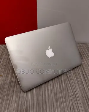 Laptop Apple MacBook Pro 8GB Intel Core i5 SSD 256GB