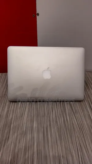 Laptop Apple MacBook Pro 8GB Intel Core i5 SSD 256GB