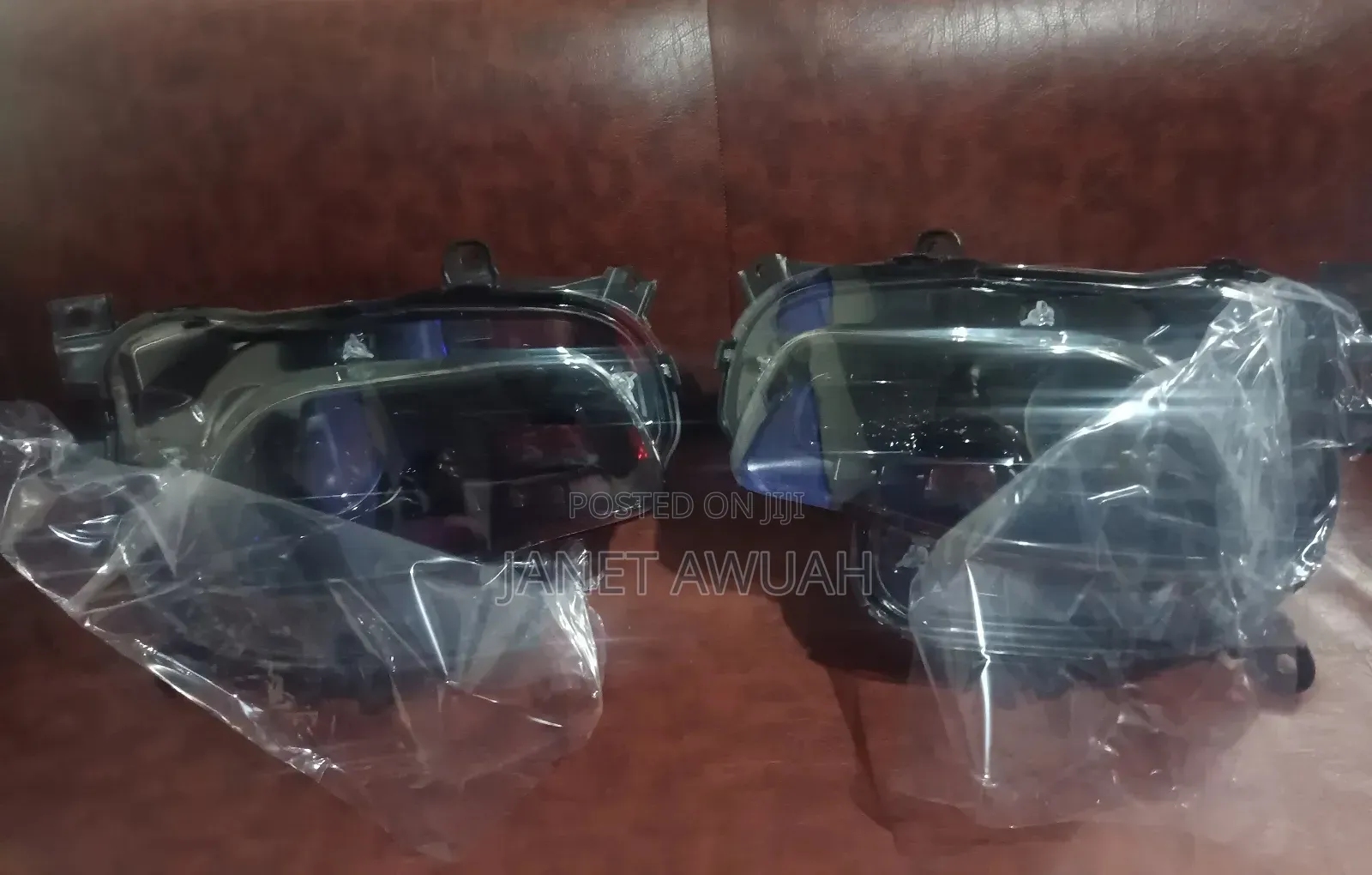 A Pair of Jeep Cherokee Head Lights 2014-2017