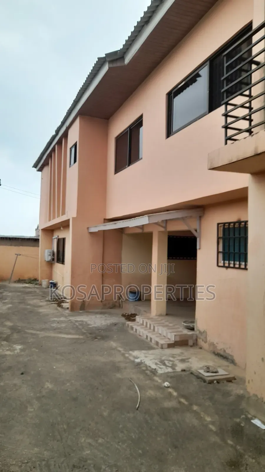 4bdrm Apartment in Labadi Palm Wine for rent
