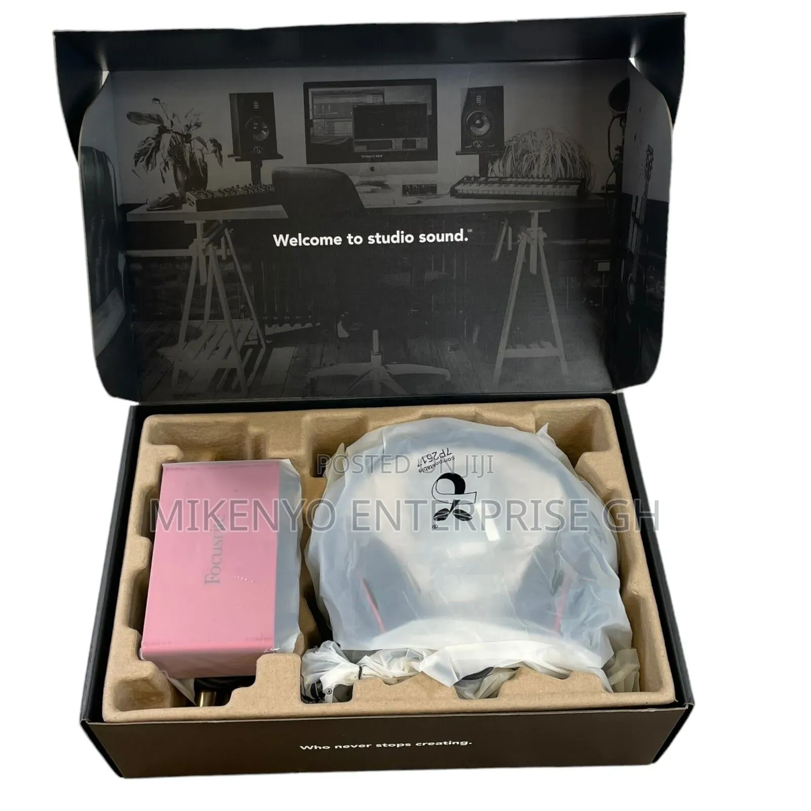 Focusrite Scarlett Solo Studio 4th Gen Recording Bundle