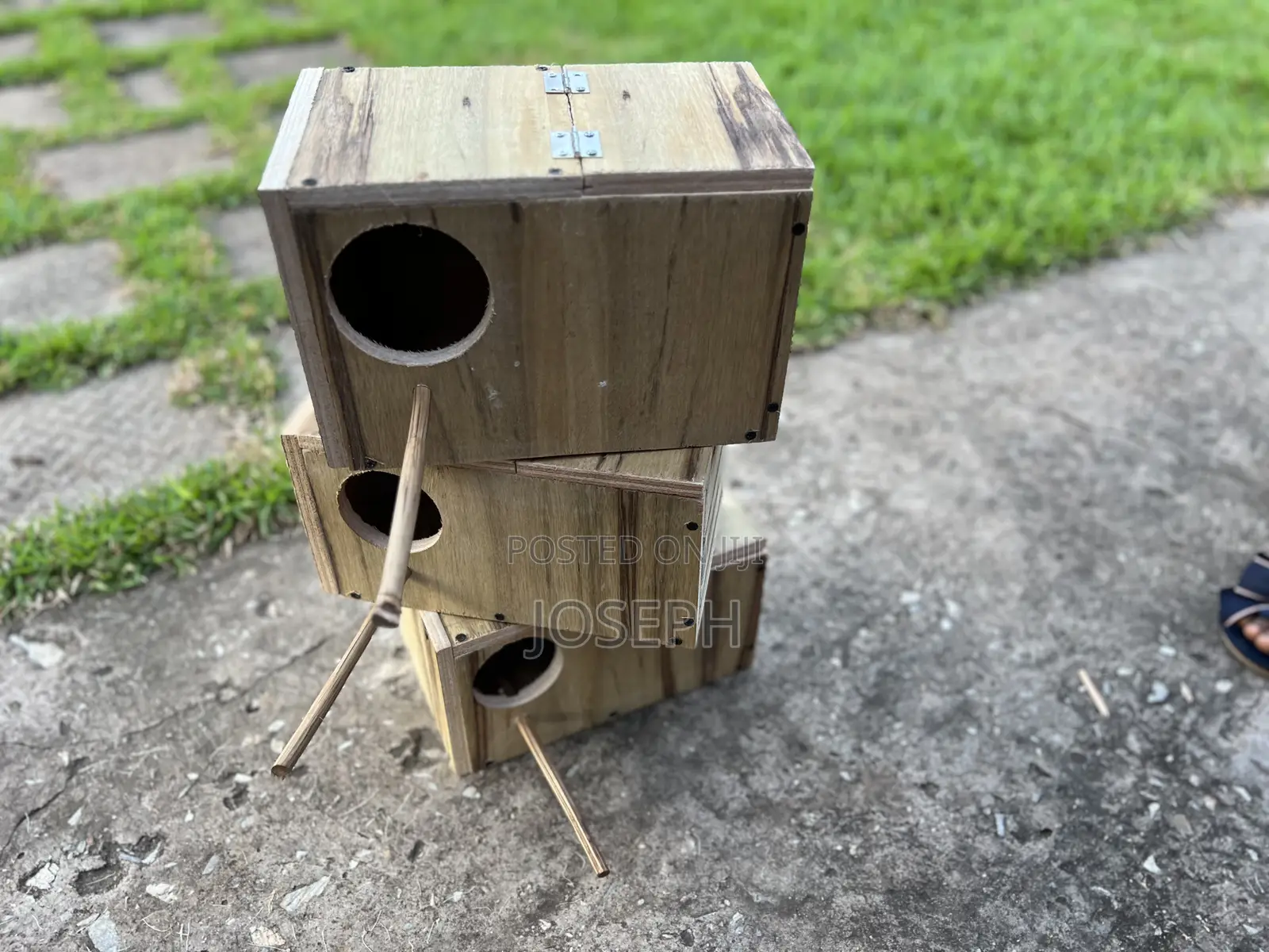 Nest Baskets and Breeding Boxes for Birds