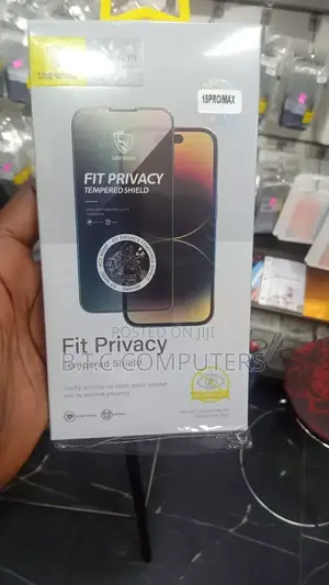IP 15 PRO MAX Privacy Glass