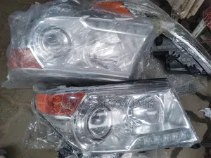 Toyota Landcruiser 2012/014 Headlight Pair