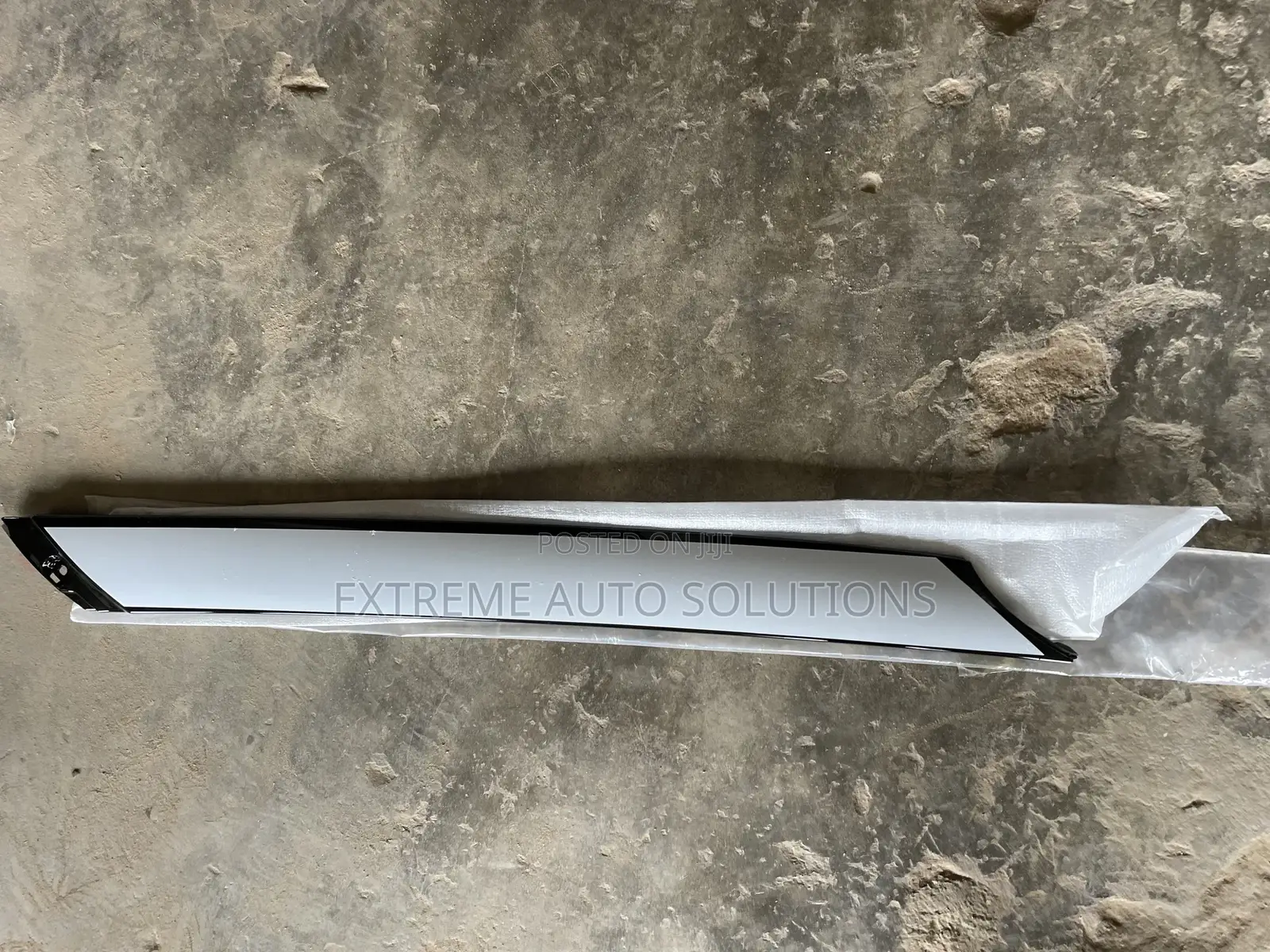 Hyundai Veloster 2013 Windshield Trim