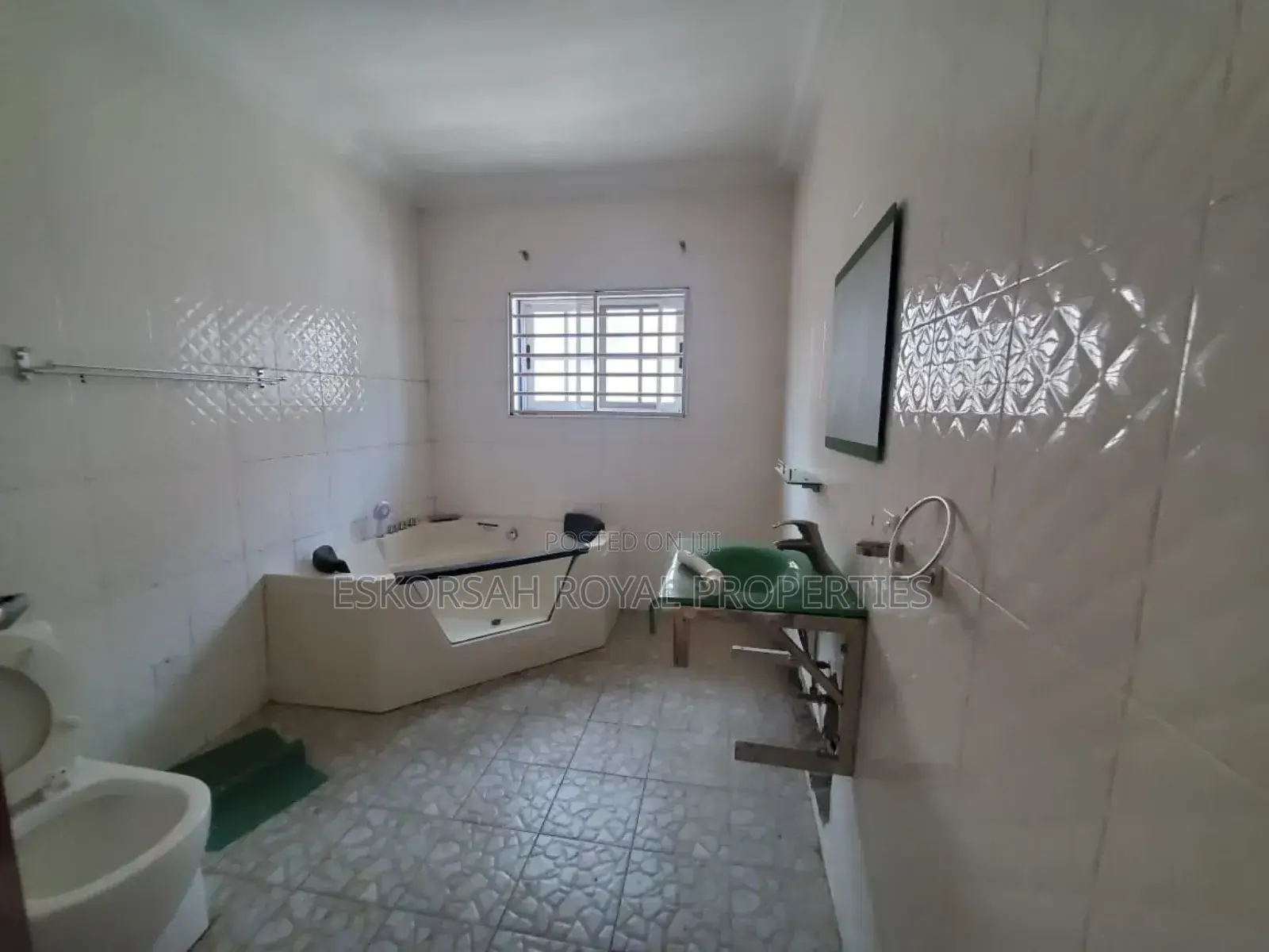 5bdrm House in East Legon, Adjiriganor for rent