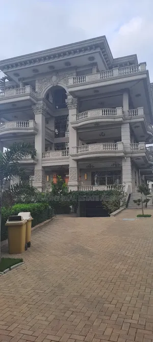 8bdrm House in Airport Residential Area for rent