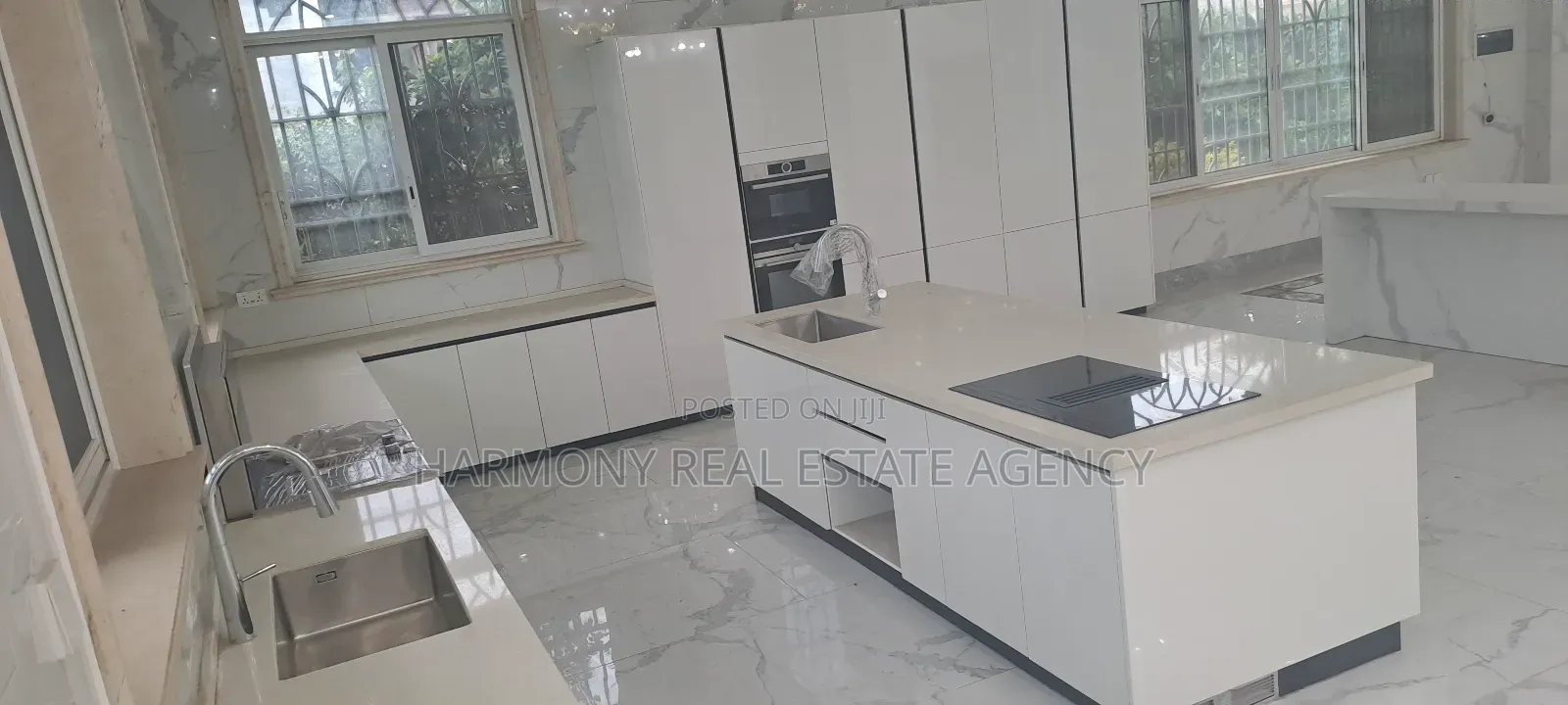 8bdrm House in Airport Residential Area for rent
