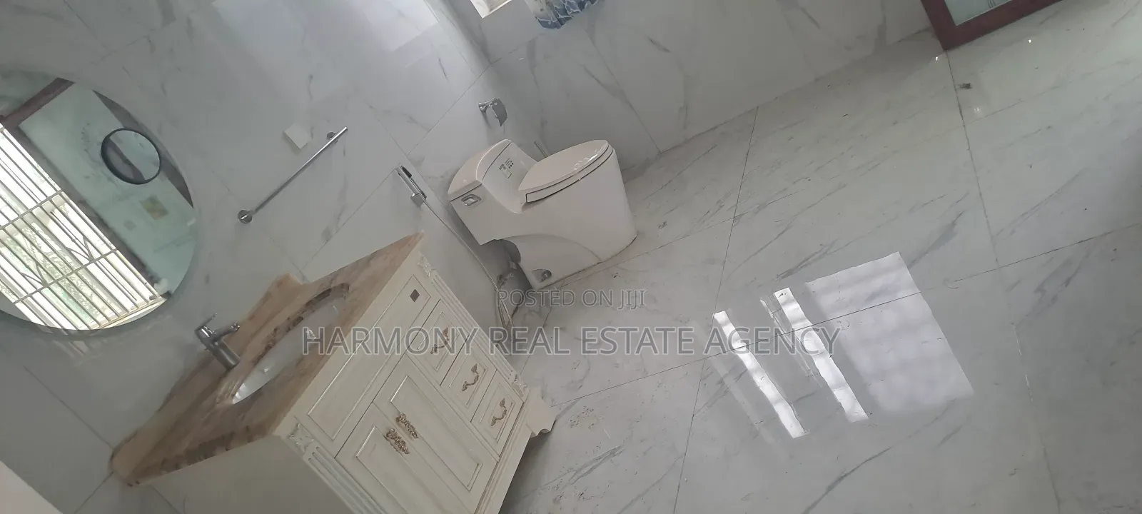 8bdrm House in Airport Residential Area for rent