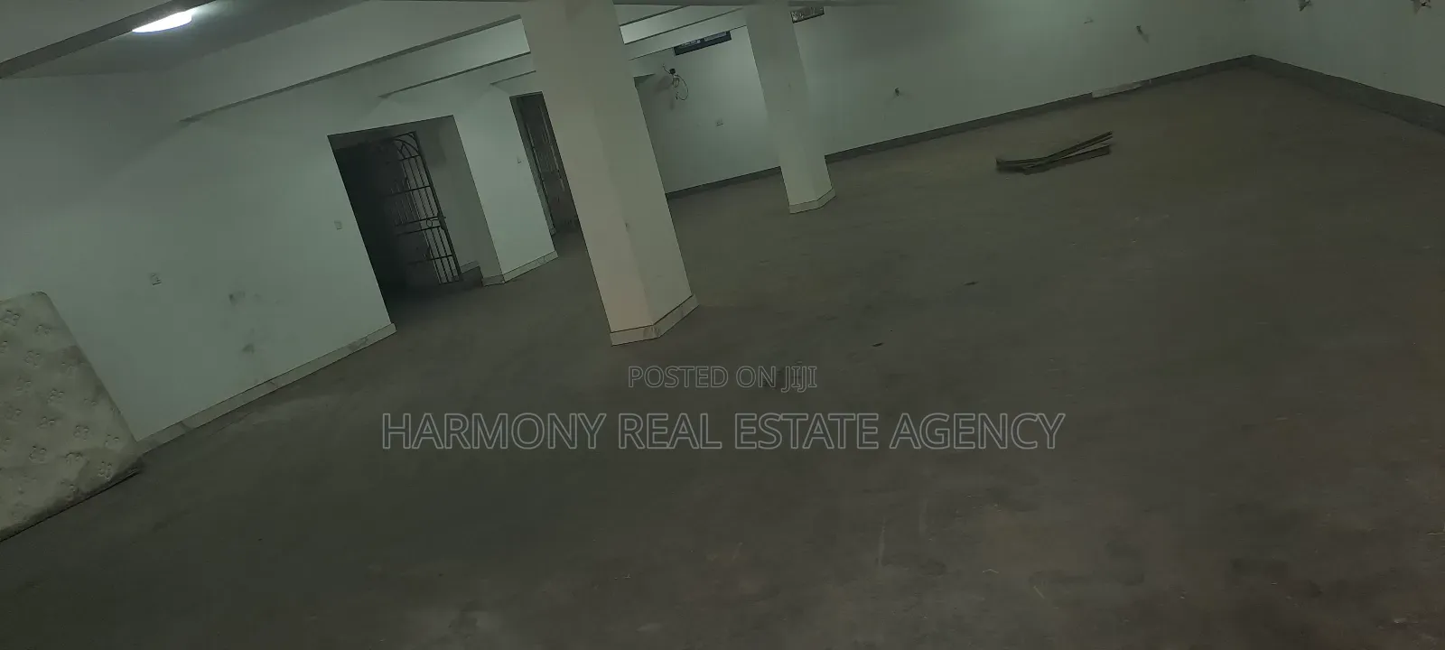 8bdrm House in Airport Residential Area for rent