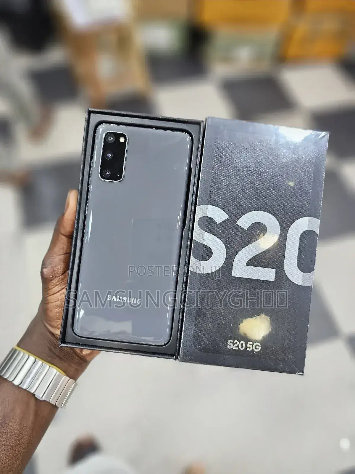 New Samsung Galaxy S20 128 GB Gray