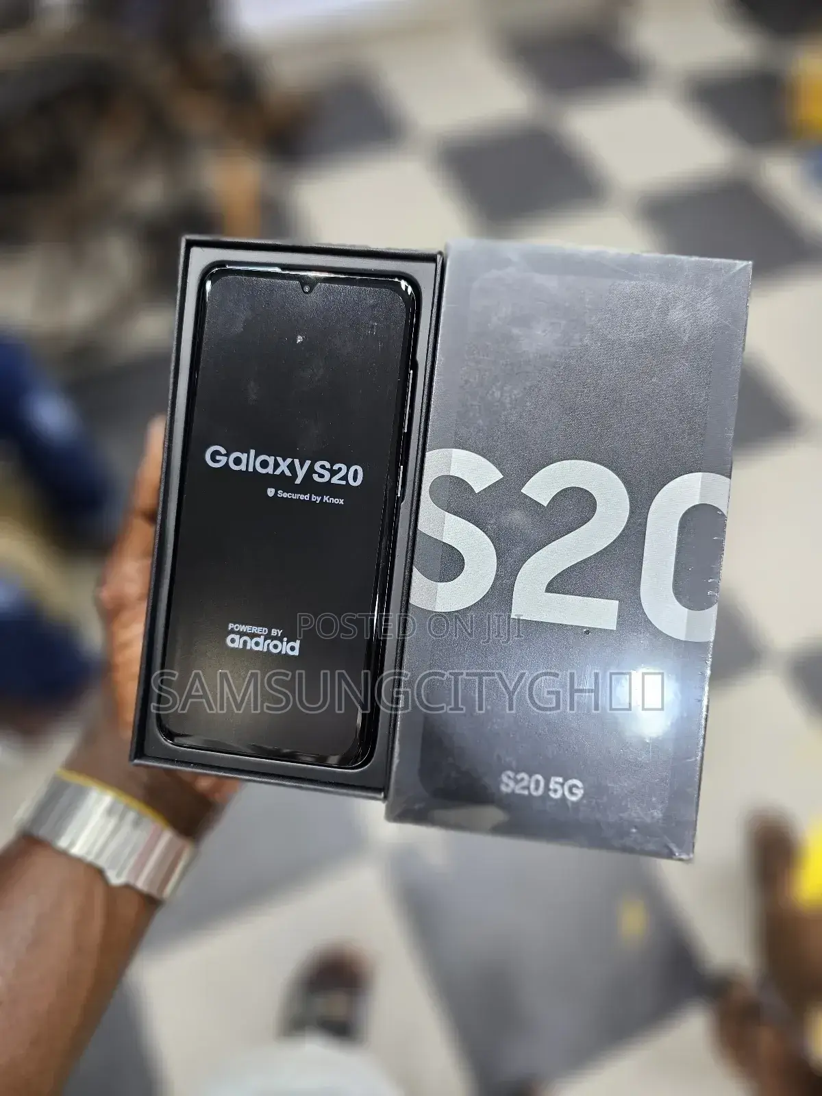 New Samsung Galaxy S20 128 GB Gray